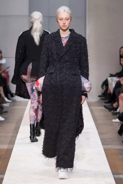 Comme des Garcons primăvară-vară 2019 (22)