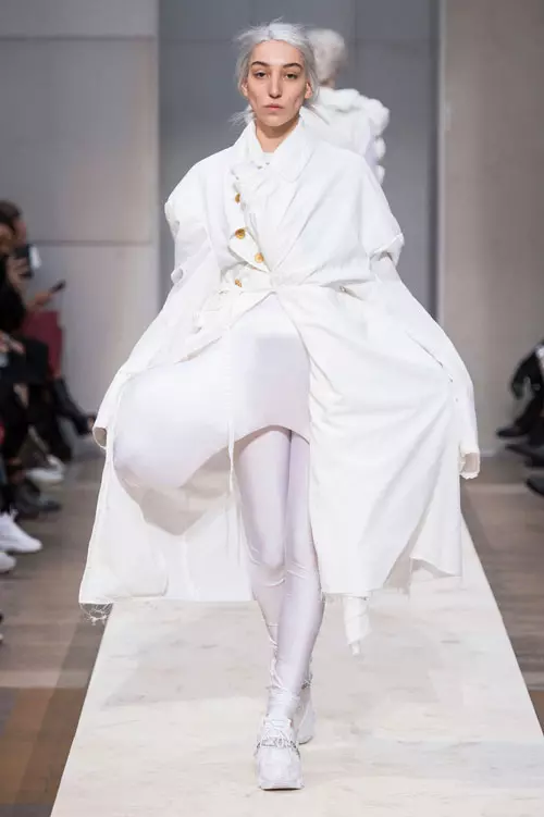 Comme des Garcons primăvară-vară 2019 (24)