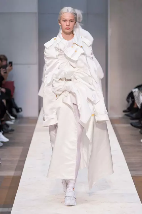 Comme des Garcons primăvară-vară 2019 (25)