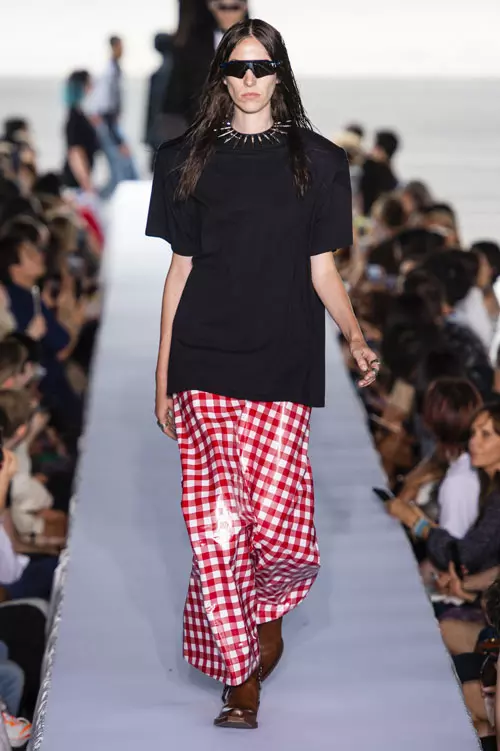 Vetements colecția primăvară-vară 2019 (61)