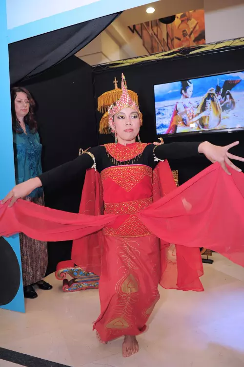 Dans specific indonezian