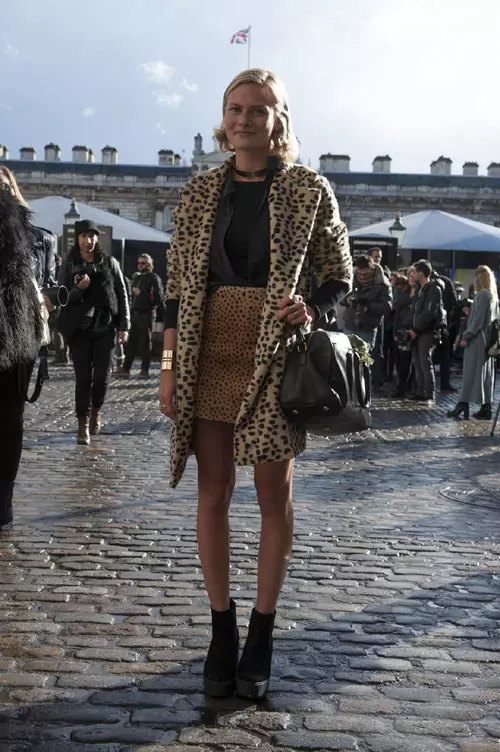Paltonul animal print