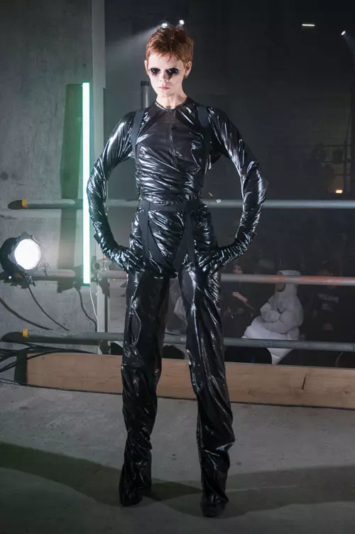 Gareth Pugh colectia toamna - iarna 2017-2018 (39)
