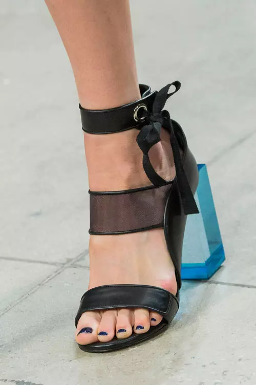Prabal Gurung colecția primăvară-vară 2018 accesorii (2)