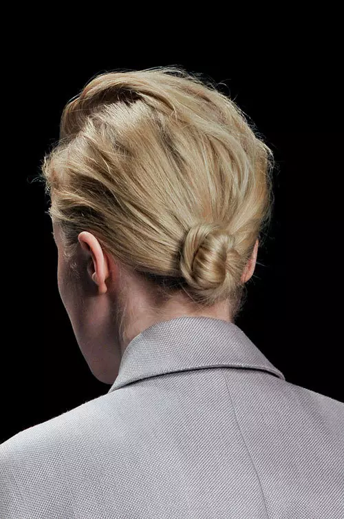 Tendinte coafura toamna iarna 2012: Coc stylish