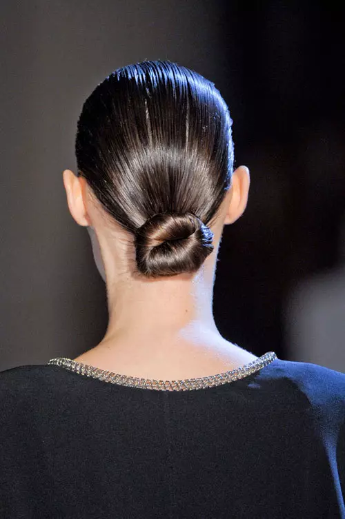Tendinte coafura toamna iarna 2012: Coc stylish