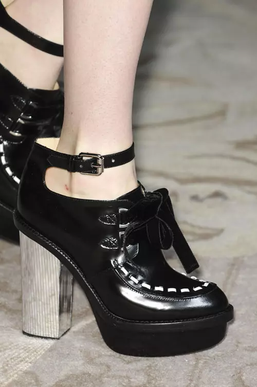 Moschino Cheap and Chic accesorii (24)