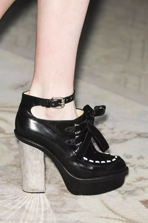 Moschino Cheap and Chic accesorii (5)