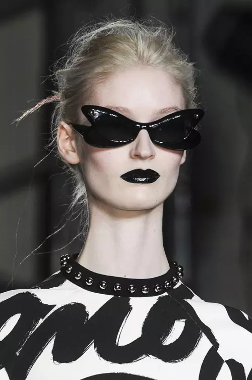 Moschino Cheap and Chic accesorii (6)