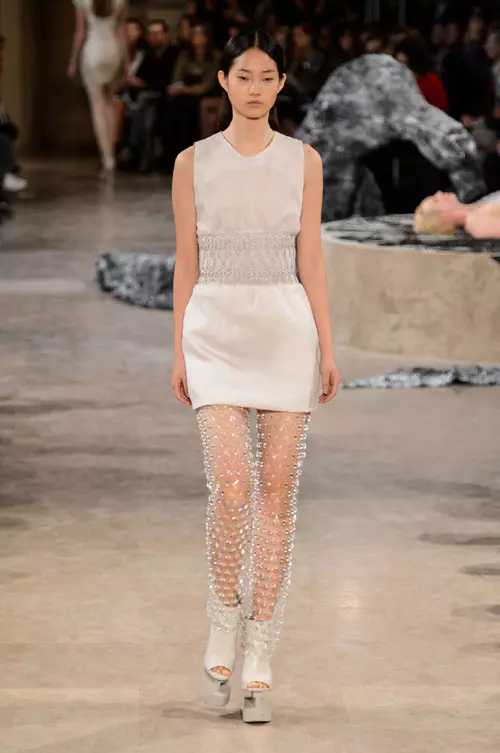 Iris van Herpen colectia primavara vara 2016 (7)