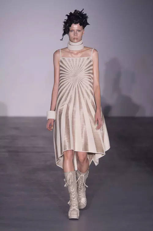 Gareth Pugh colectia primavara-vara 2017 (17)