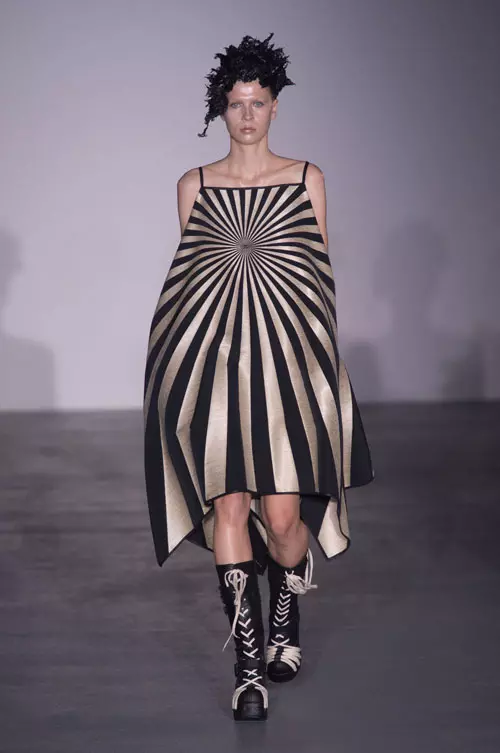 Gareth Pugh colectia primavara-vara 2017 (33)