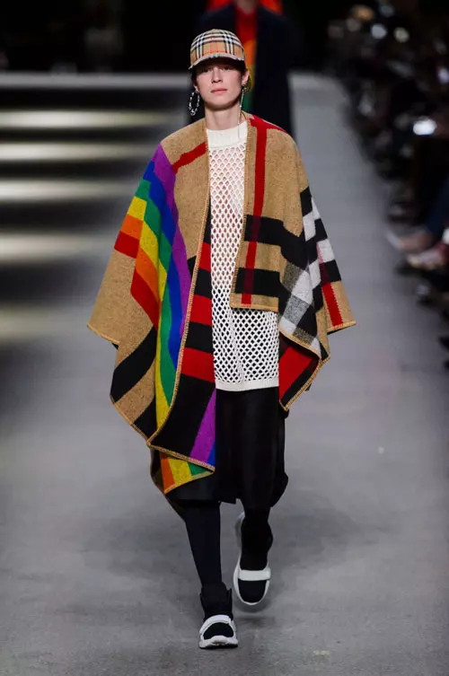 Burberry colecția primăvară-vară 2018 (11)