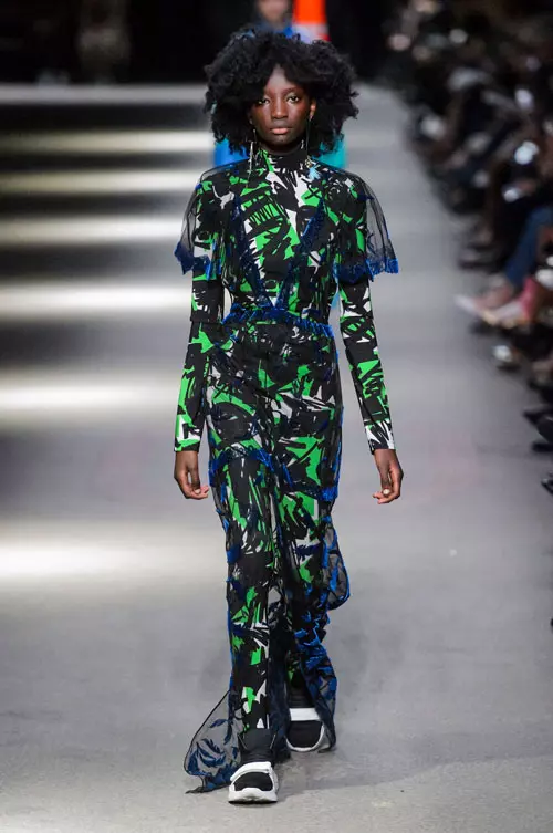 Burberry colecția primăvară-vară 2018 (14)