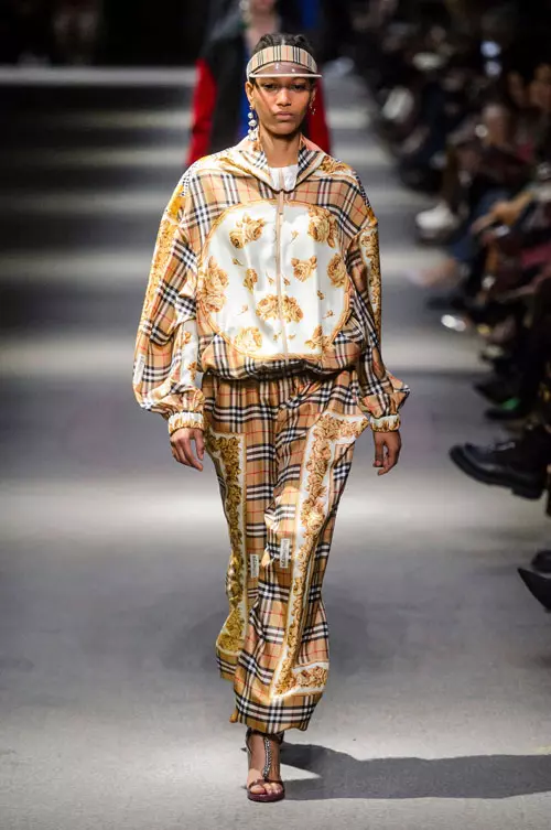 Burberry colecția primăvară-vară 2018 (26)