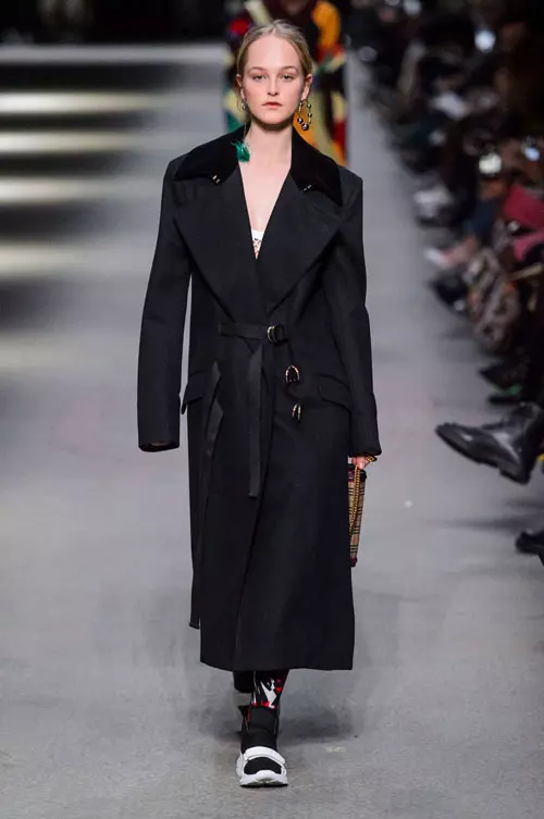 Burberry colecția primăvară-vară 2018 (42)