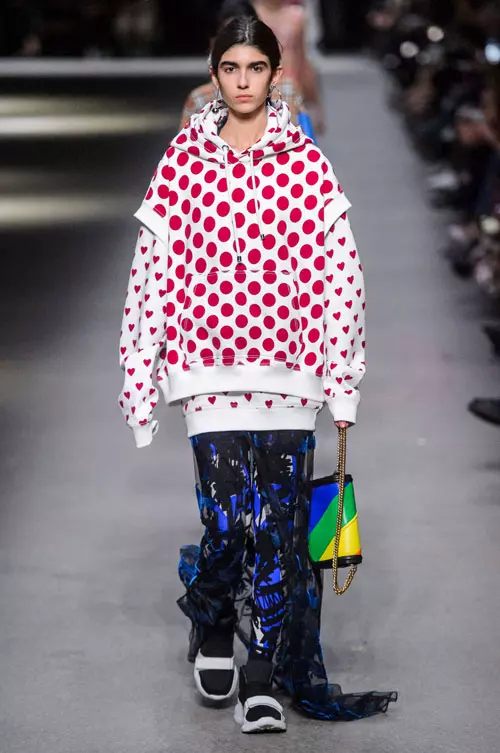 Burberry colecția primăvară-vară 2018 (61)