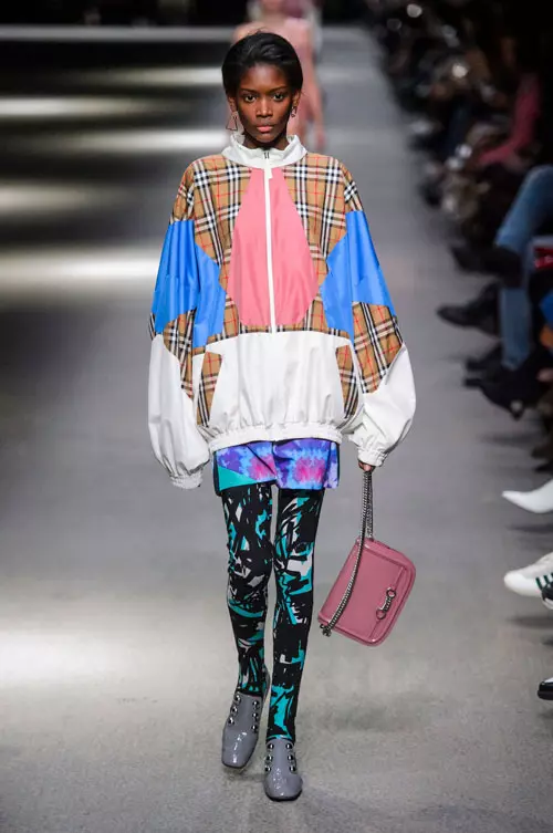 Burberry colecția primăvară-vară 2018 (62)