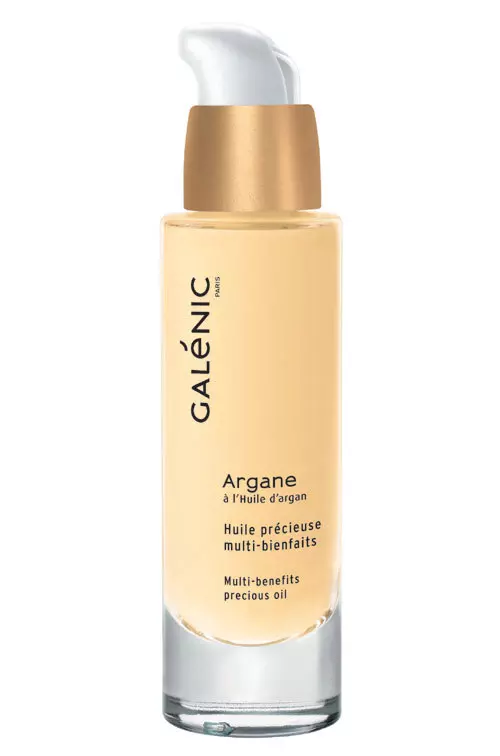 Frigul creeaza un disconfort la nivelul pielii care poate fi evitat cu un produs de ingrijire formulat cu ulei de argan. Iti propunem Multi-Benefits Precious Oil, Galénic, 179 lei.