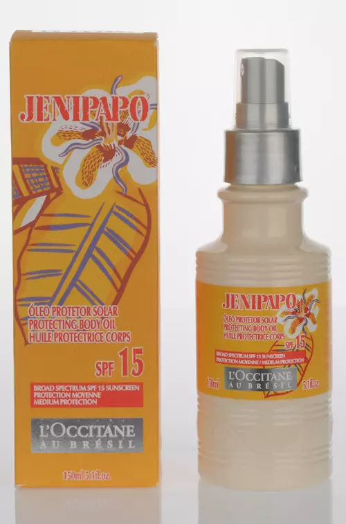 Ulei corporal usor cu protectie SPF15 Jenipapo, L’Occitane, 75 lei. Un amestec de filtre chimice, pentru o protectie solara eficienta si senzoriala. Patrunde rapid in piele, lasand o pelicula de protectie usoara, transparenta. Imbogatit cu extract de ulei de Jenipapo, parfum delicat de Jenipapo. 