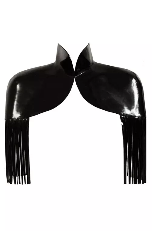 Capa din latex cu franjuri, Atsuko Kudo, 1.953 lei, www.atsukokudo.com