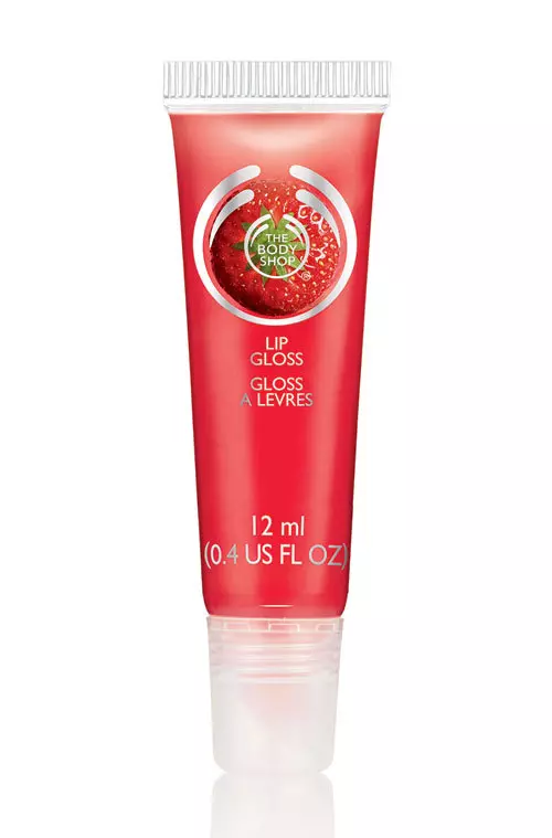 Lip Gloss Colection, The Body Shop, ne tenteaza cu aromele fructate ale noilor gloss-uri de buze, cu o formula imbunatatita cu vitamina E, B5 si ulei organic, virgin, din nuca de cocos; 54 lei.