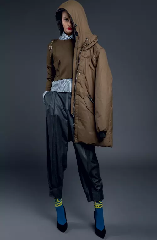 Camasa din bumbac, Zara, 149,90 lei; bluza din bumbac, Concepto Line, 465 lei, magazinul Molecule-F, www.molecule-f.com; pantaloni din stofa, Lucian Rusu, 550 lei; pufoaica din fas, Mango, 499,90 lei, www.departmentstore.ro Si sosete din bumbac, Diesel, 52,90 lei, www.answear.ro, si pantofi din piele ecologica, Zara, 149,90 lei.