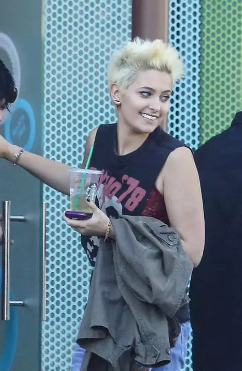 Prima schimbare de look spectaculoasă.