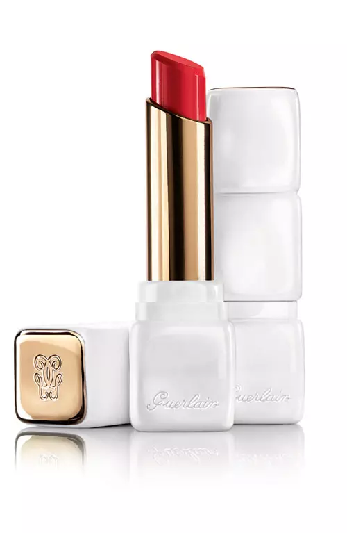 Balsam de buze KissKiss Roselip, Guerlain, 181 lei. 