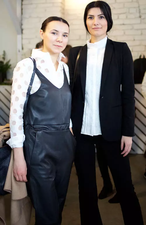Marina Aristotel si Oana Buican (Burberry)