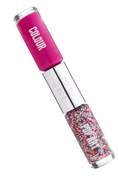 Lac de unghii in doua culori, Colour 2 in 1 Pop Art, Nails Inc., 78 lei, exclusiv in Sephora. Nuante seducatoare ce rezista timp indelungat, pentru o manichiura de efect! Top coat-ul contine particule stralucitoare pentru un look final spectaculos.