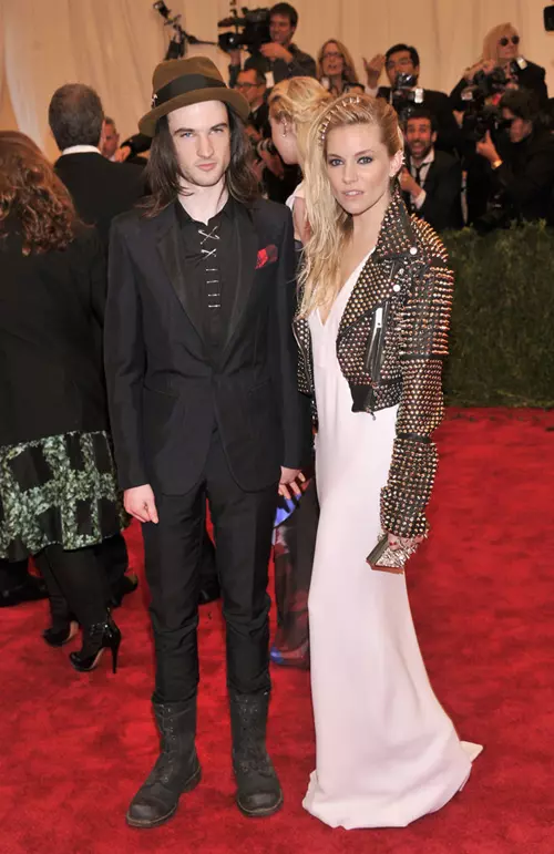 Sienna Miller si Tom Sturridge