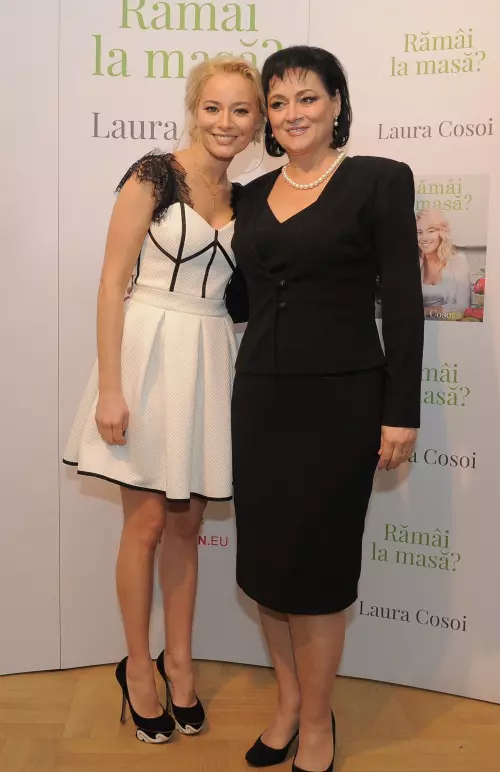Laura Cosoi si mama ei