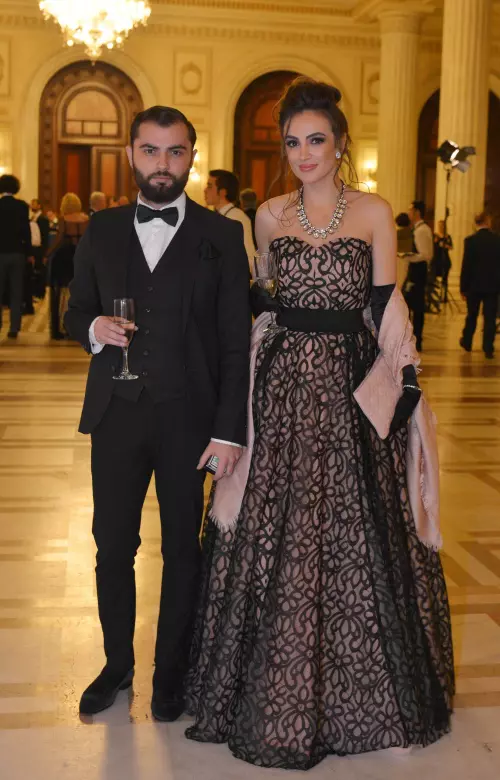 Arthur Dinu si prietena lui, Olivia