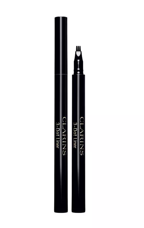Cu 95% substante active de origine naturala, 3-Dot Liner, Clarins, este un produs foarte util pentru cele care vor sa-si contureze ochii cu precizie. Fii printre primele care il pun la incercare; 92 lei!