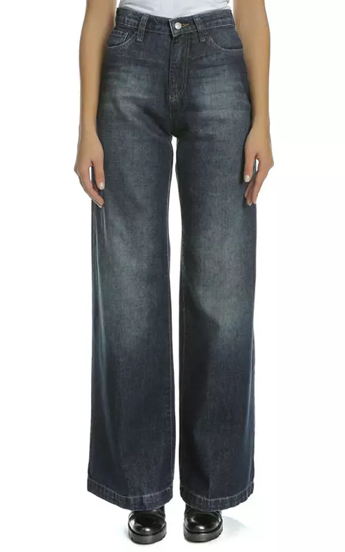 Jeans cu croială amplă, Emporio Armani, 424,99 lei, magazinele Collective