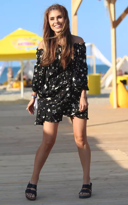 tv sanziana negru