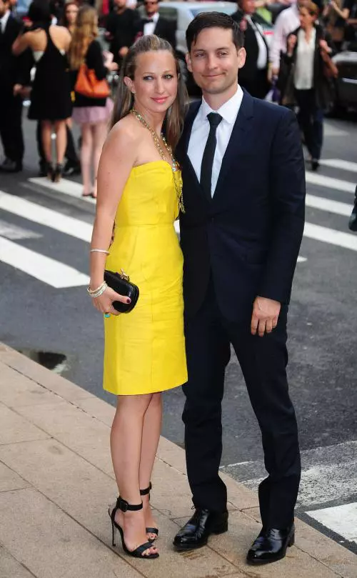 Tobey Maguire si Jennifer Meyer