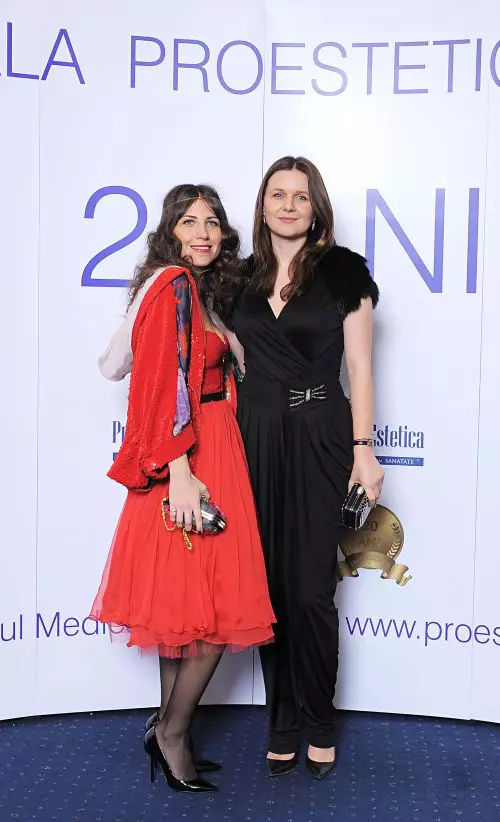 elena_perseil_raluca_hagiu.jpg
