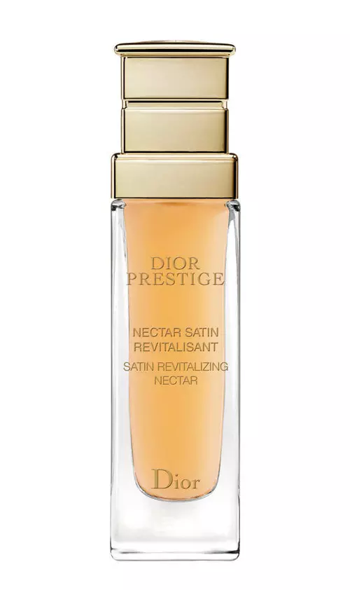 Dior, Prestige Satin Nectar Revitalizant, un ser concentrat care revitalizeaza tenul, il hraneste si are efect anti-aging, 1.153 lei.