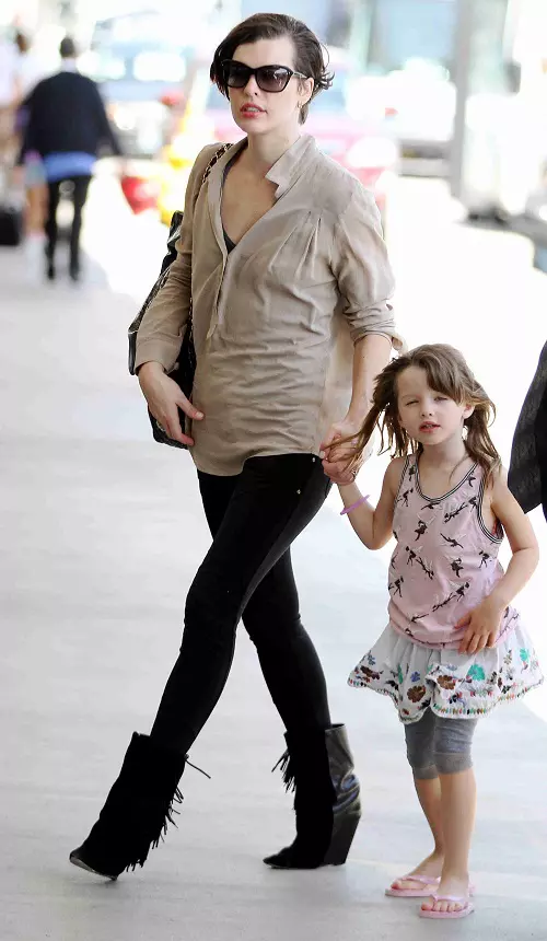 Milla Jovovich si Ever Gabo 