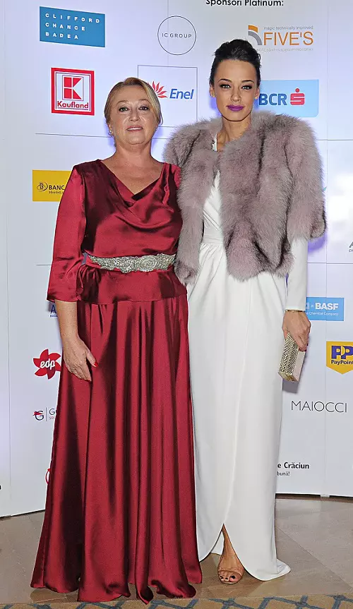 Gabriela Alexandrescu (Salvati Copiii) si Andreea Raicu