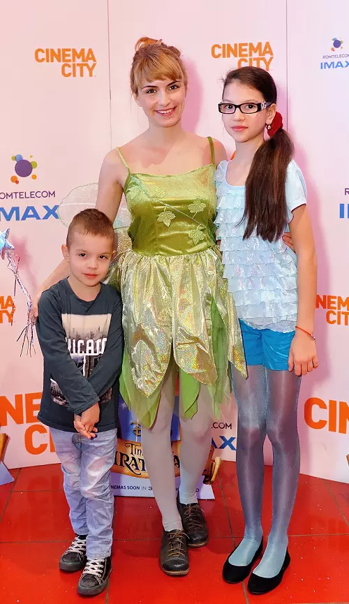 Cleopatra si Cezar Stratan