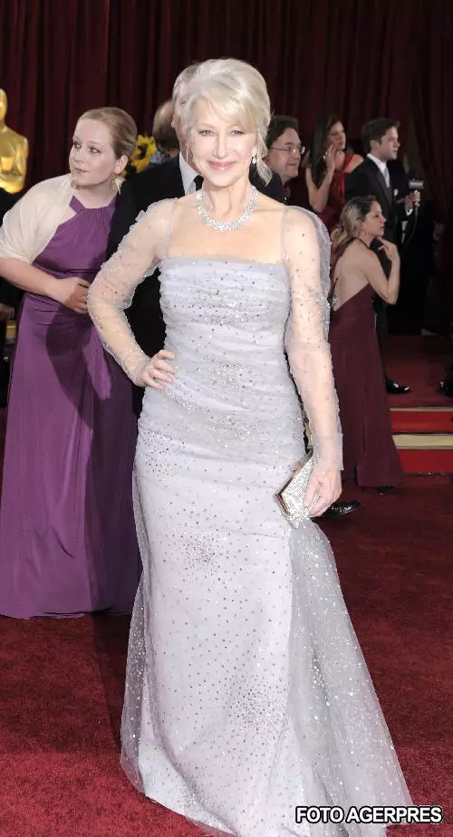 15_Helen_Mirren_-_Badgley_Mischka.jpg