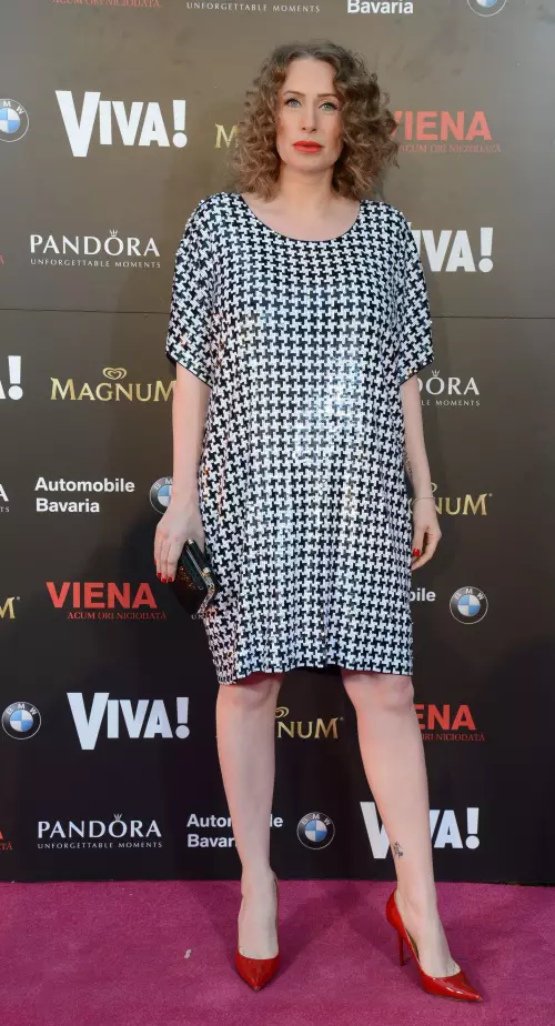 Irina Florea - Pernod Ricard (rochie Michael Kors, sadale Jimmy Choo, clutch Diane Furstenberg)