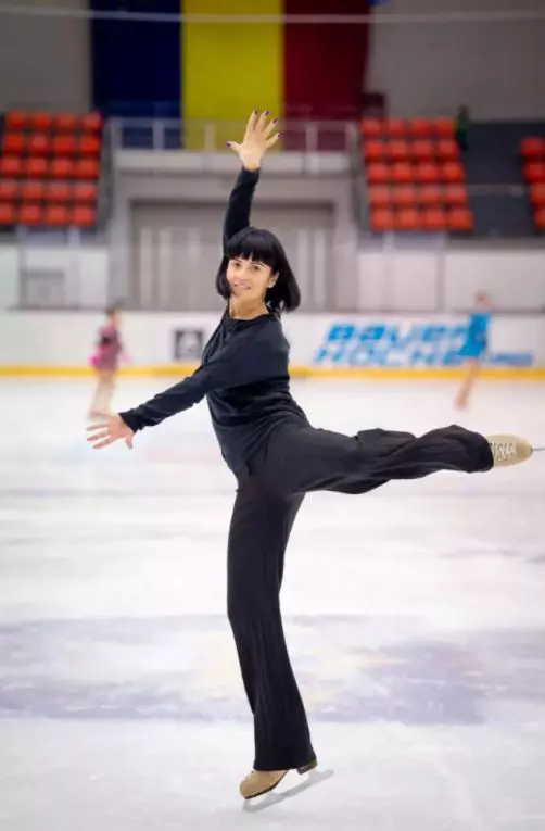 simona-punga-dancing-on-ice-1