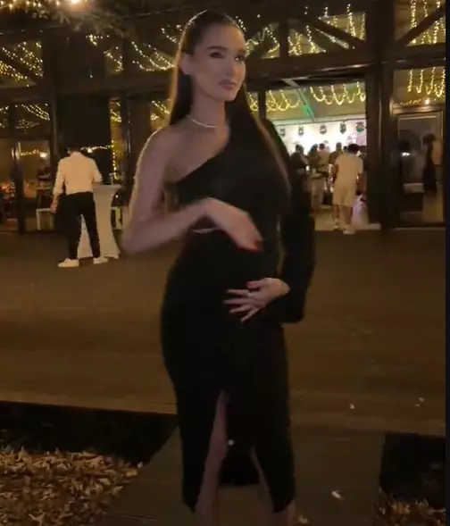 Viviana Sposub cu burtica insarcinata 3