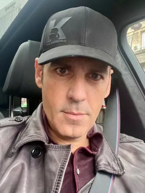 stefan-banica-ochii-vineti-5