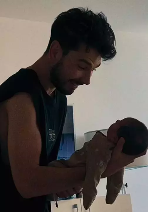 theo-rose-noi-dezvaluiri-despre-fiul-sau-sasha-cum-se-descurca-vedeta-la-doua-saptamani-dupa-ce-a-nascut_4