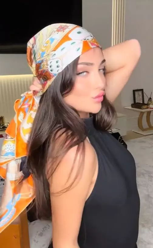 andreea bostanica esarfa